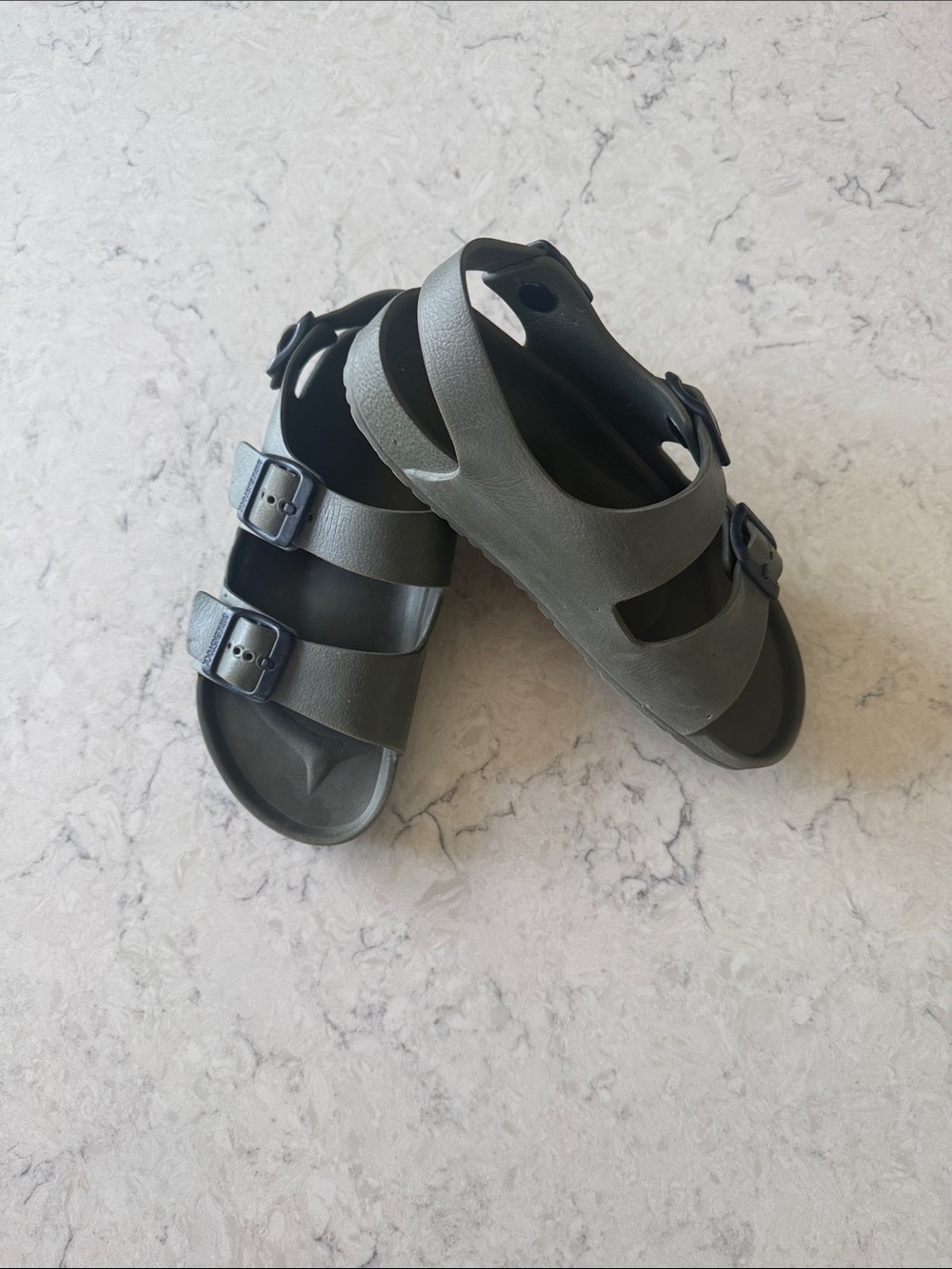 Birkenstock Kids Milano Casual Sandal size 34 (US size 3-3.5) 220